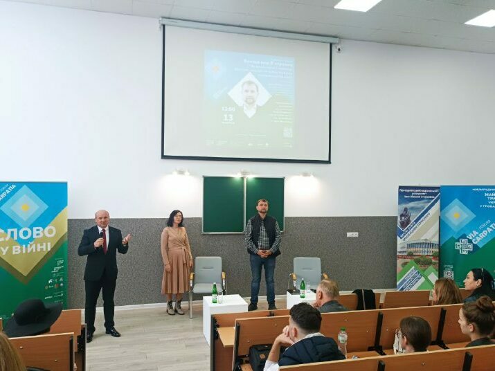 700bc676-1018-411a-a8f2-b63e1db0fc1e-715x600