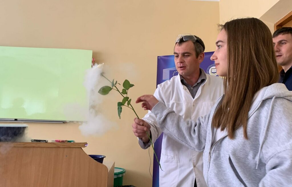 89284825-5c85-40d7-9c56-887e2720af48