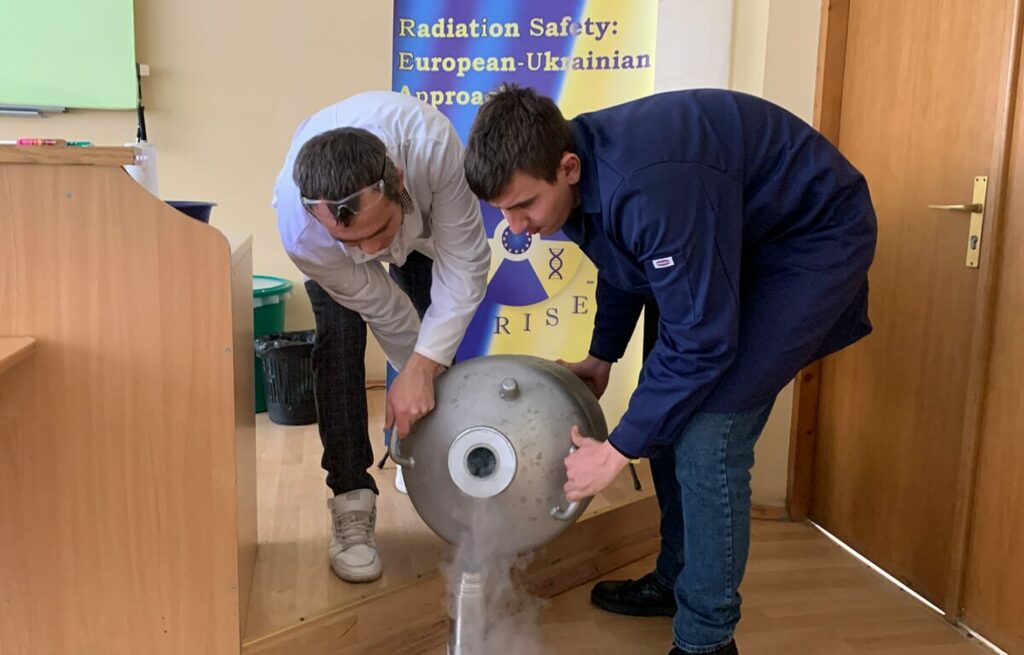 cff2f56d-5c0d-43c1-bdcd-b006e85204e8 – копія