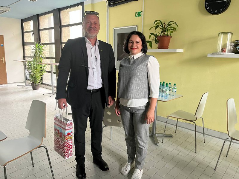 8fc0c1b9-d65d-451b-912b-eb72950f88d5